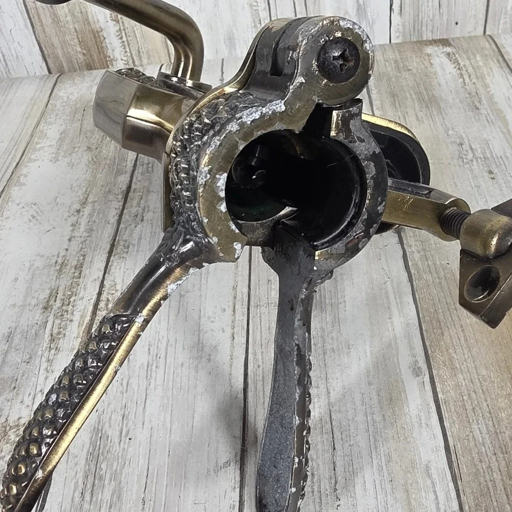Vintners Reserve Bartop Wine Bottle Opener With Cork Screw &Table Top Stand
